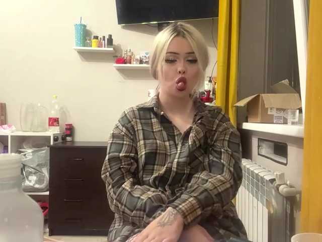 AngelenaBuote live cam on BongaCams