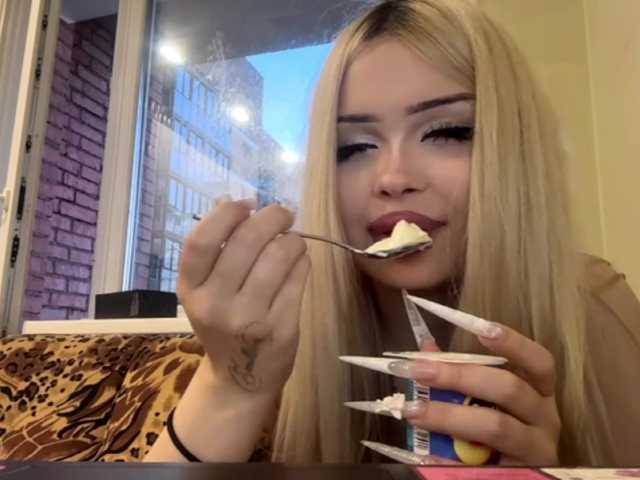 AngelenaBuote live cam on BongaCams