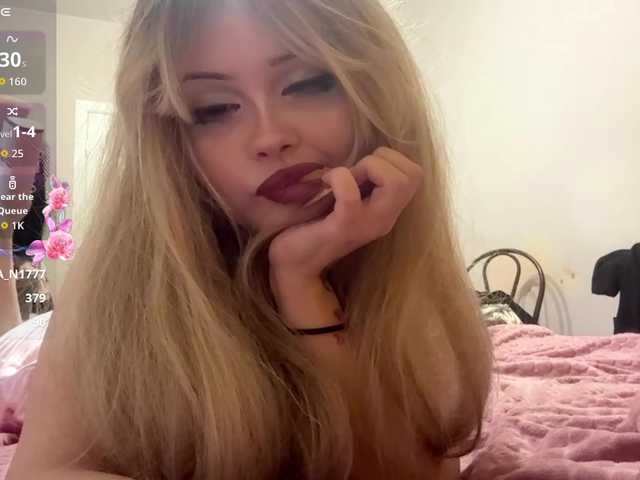 AngelenaBuote live cam on BongaCams