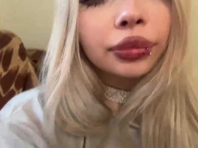 AngelenaBuote live cam on BongaCams