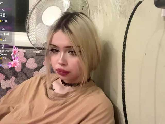 AngelenaBuote live cam on BongaCams
