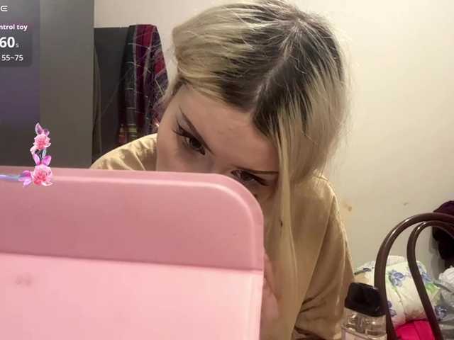 AngelenaBuote live cam on BongaCams