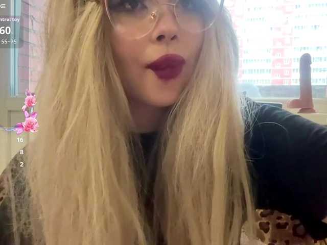 AngelenaBuote live cam on BongaCams