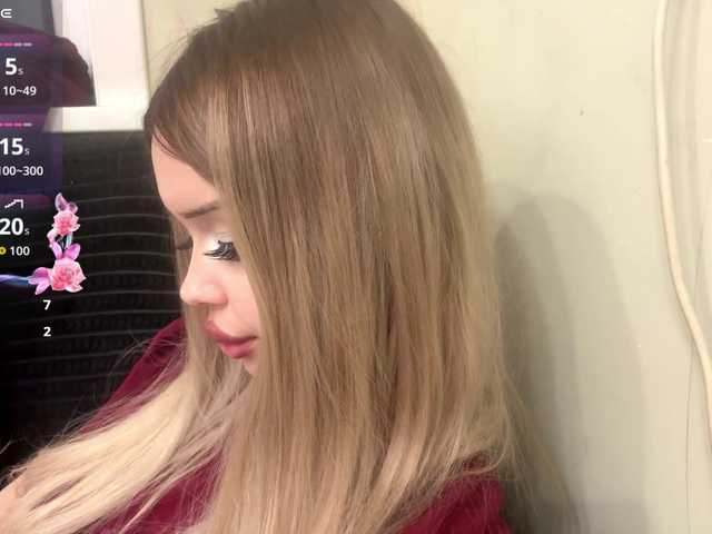 AngelenaBuote live cam on BongaCams