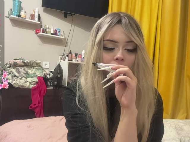 AngelenaBuote live cam on BongaCams