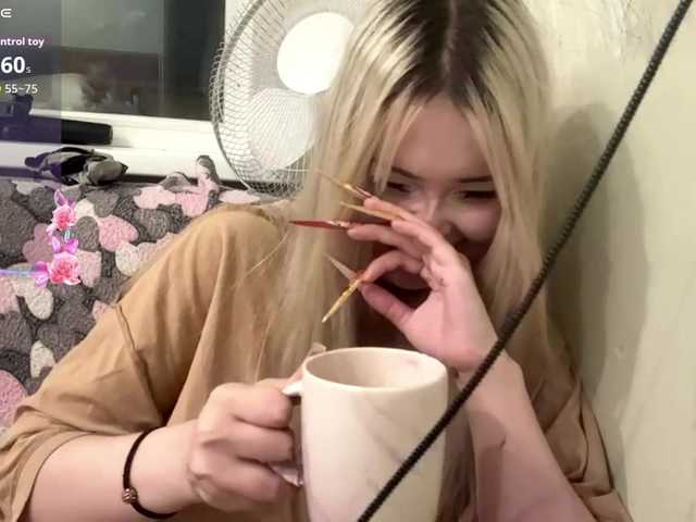 AngelenaBuote live cam on BongaCams