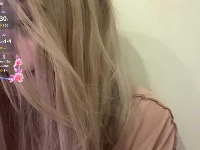 AngelenaBuote live cam on BongaCams