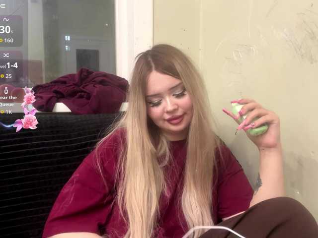 AngelenaBuote live cam on BongaCams