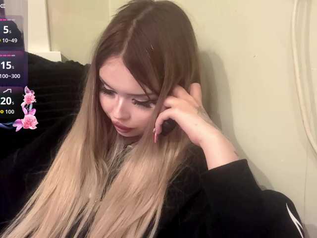 AngelenaBuote live cam on BongaCams