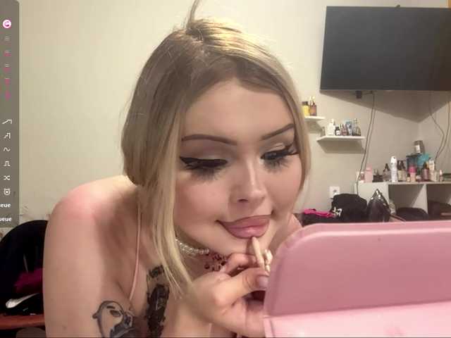 AngelenaBuote live cam on BongaCams