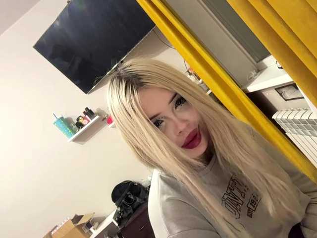 AngelenaBuote live cam on BongaCams