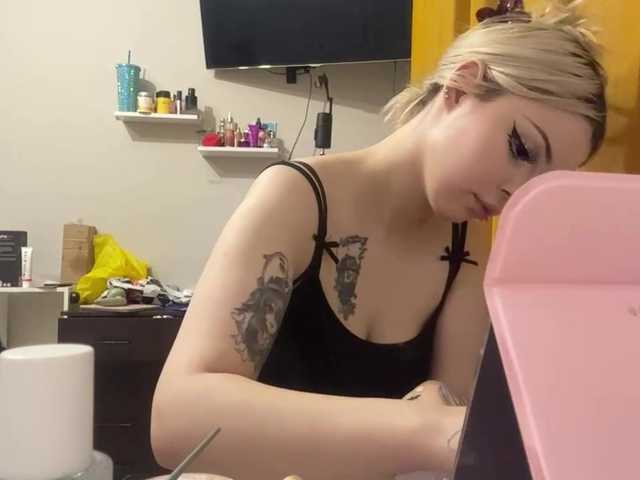 AngelenaBuote live cam on BongaCams
