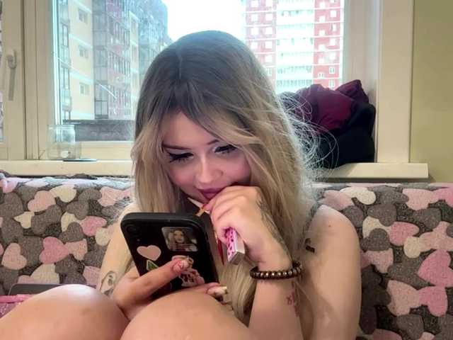 AngelenaBuote live cam on BongaCams
