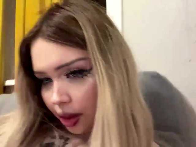 AngelenaBuote live cam on BongaCams