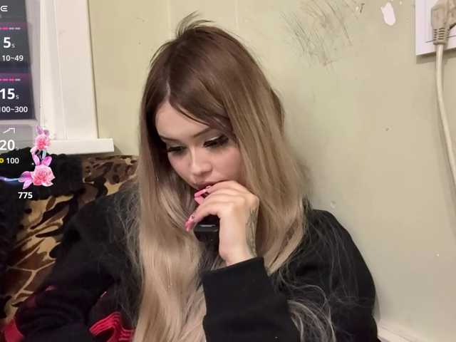 AngelenaBuote live cam on BongaCams