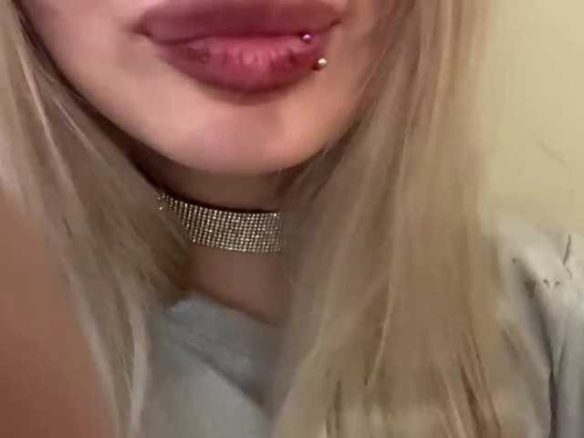 AngelenaBuote live cam on BongaCams