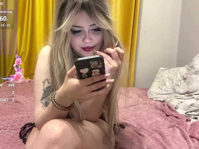 AngelenaBuote live cam on BongaCams