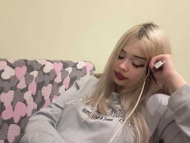 AngelenaBuote live cam on BongaCams