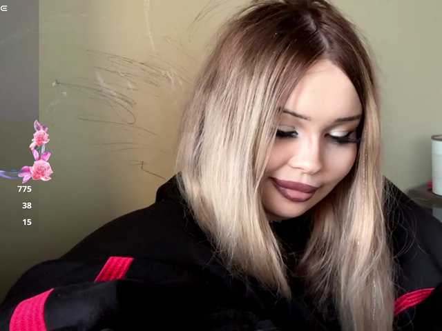 AngelenaBuote live cam on BongaCams