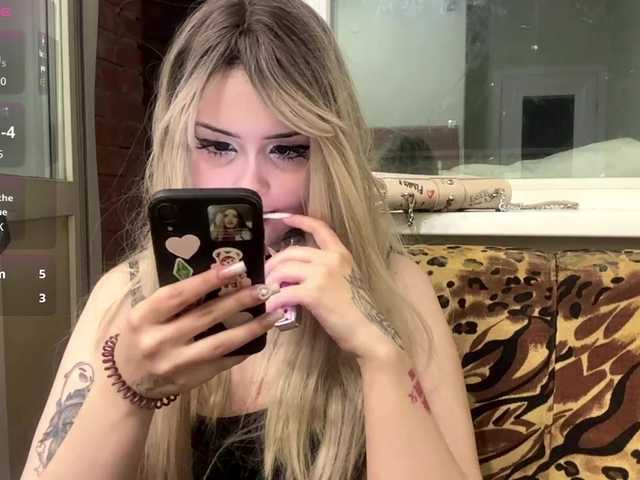 AngelenaBuote live cam on BongaCams