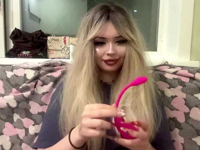 AngelenaBuote live cam on BongaCams