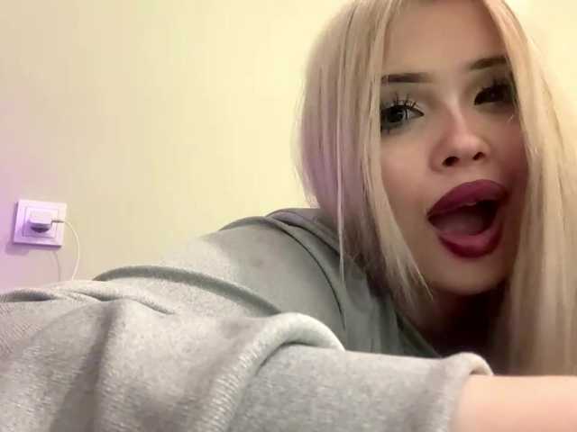 AngelenaBuote live cam on BongaCams