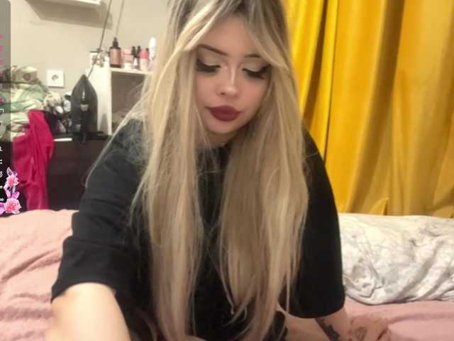 AngelenaBuote live cam on BongaCams