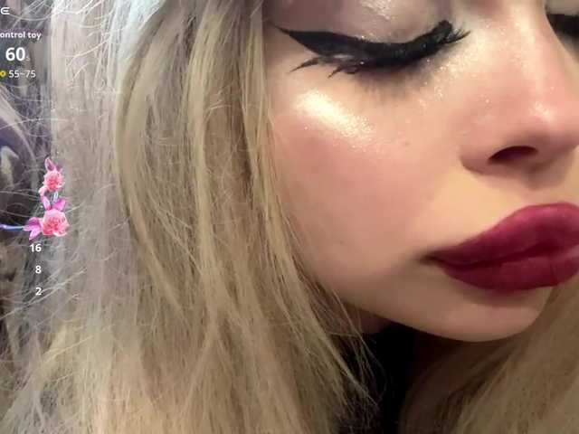 AngelenaBuote live cam on BongaCams