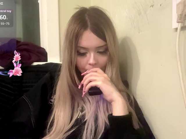 AngelenaBuote live cam on BongaCams