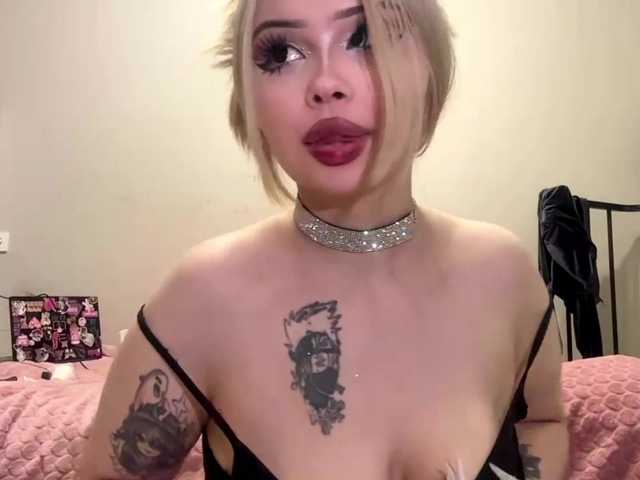 AngelenaBuote live cam on BongaCams