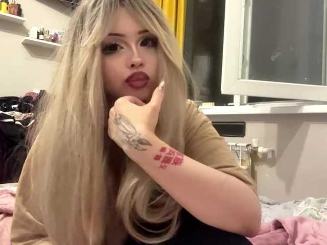 AngelenaBuote live cam on BongaCams