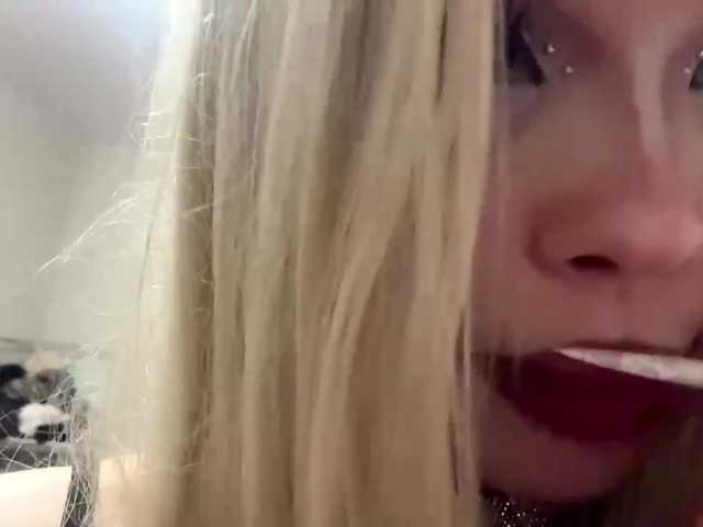 AngelenaBuote live cam on BongaCams