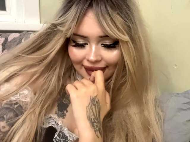 AngelenaBuote live webcam show