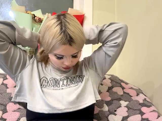 AngelenaBuote live cam on BongaCams