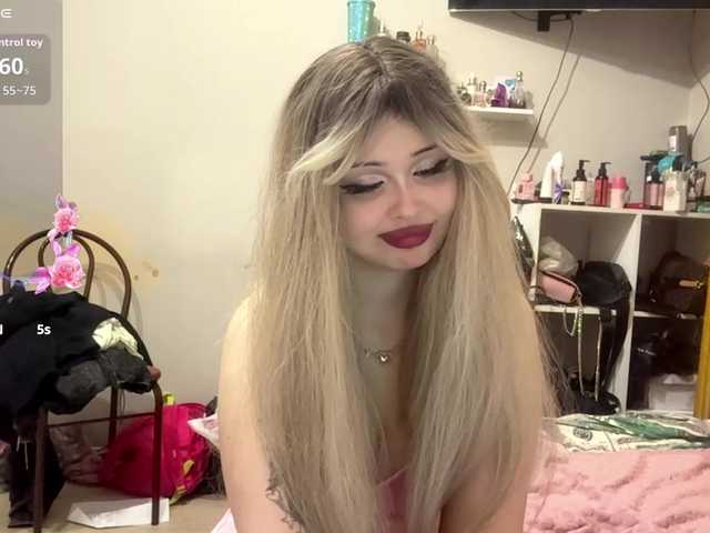 AngelenaBuote live webcam show