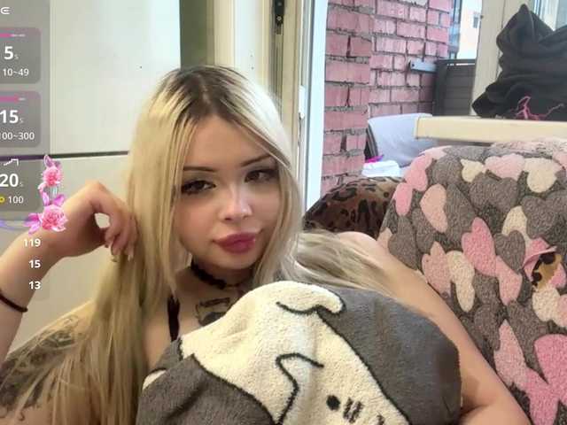 AngelenaBuote live cam on BongaCams
