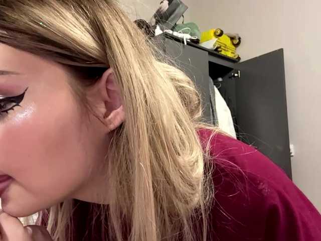 AngelenaBuote live cam on BongaCams