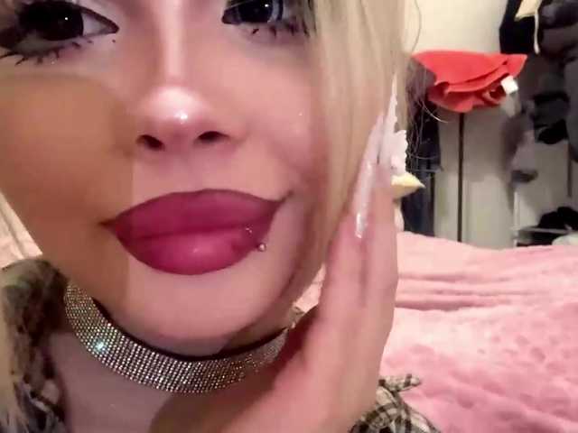 AngelenaBuote live cam on BongaCams