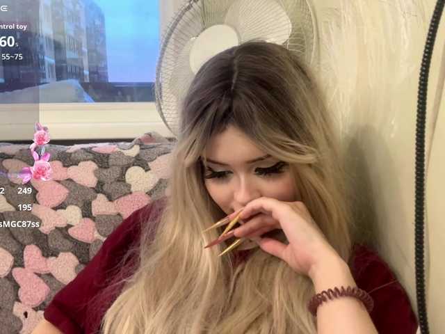 AngelenaBuote live cam on BongaCams
