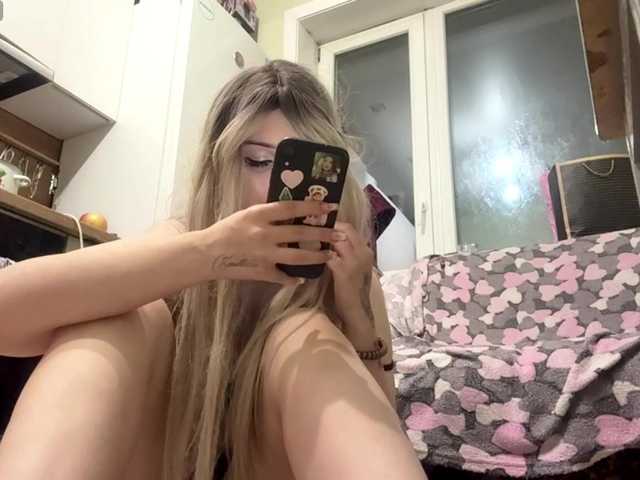 AngelenaBuote live cam on BongaCams