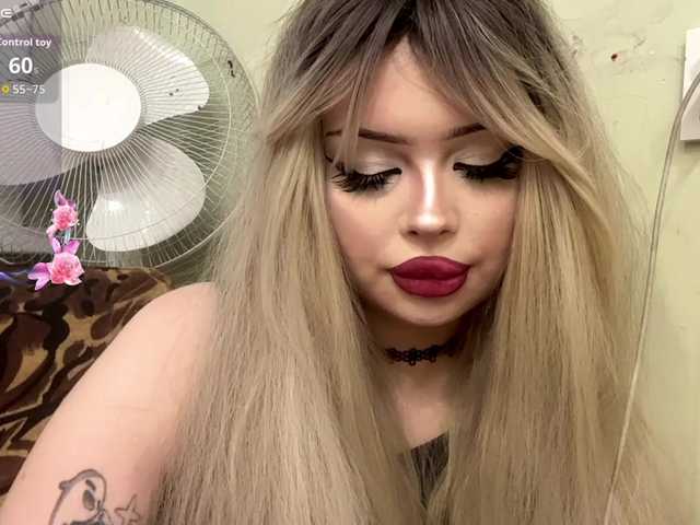 AngelenaBuote live cam on BongaCams