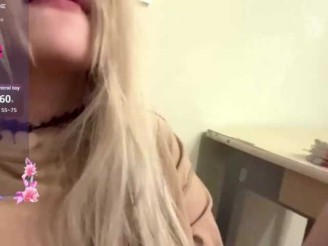 AngelenaBuote live cam on BongaCams