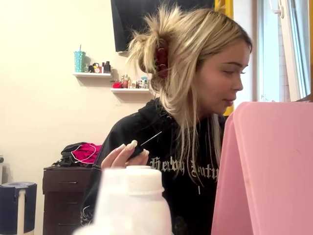 AngelenaBuote live cam on BongaCams