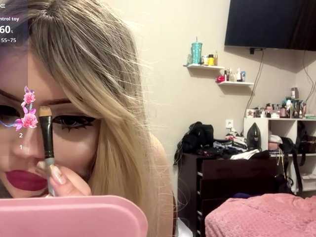 AngelenaBuote live cam on BongaCams