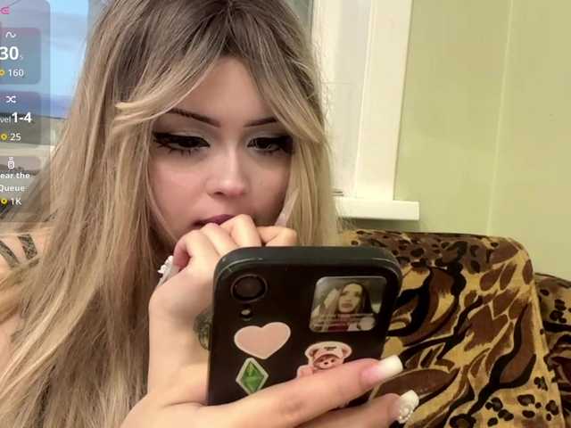 AngelenaBuote live cam on BongaCams