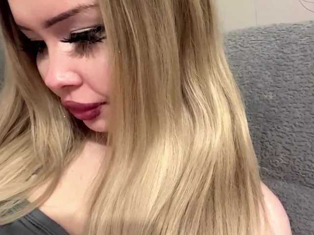 AngelenaBuote live cam on BongaCams