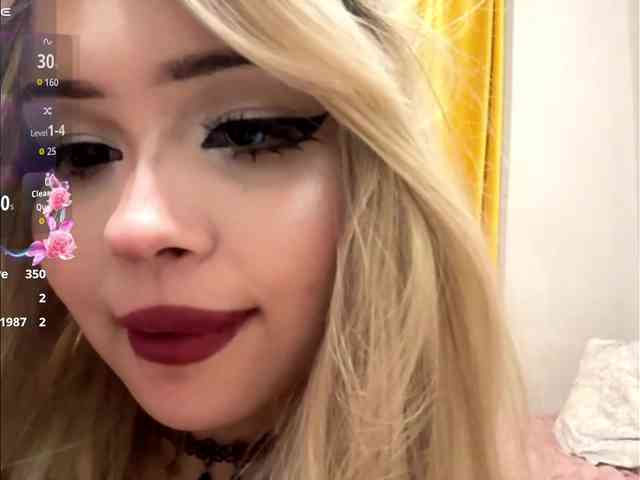 AngelenaBuote webcam