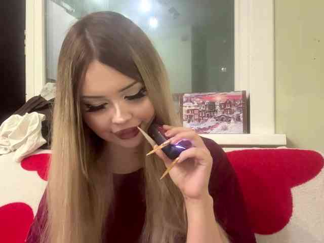 AngelenaBuote webcam