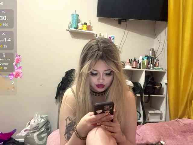 AngelenaBuote webcam