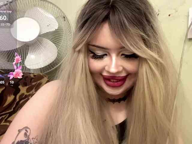 AngelenaBuote webcam